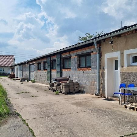 Apartmany Vinarstvi Klucov Lstibor Екстериор снимка